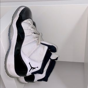Women’s Shoe: Air Jordan 11 (Concords 2018)